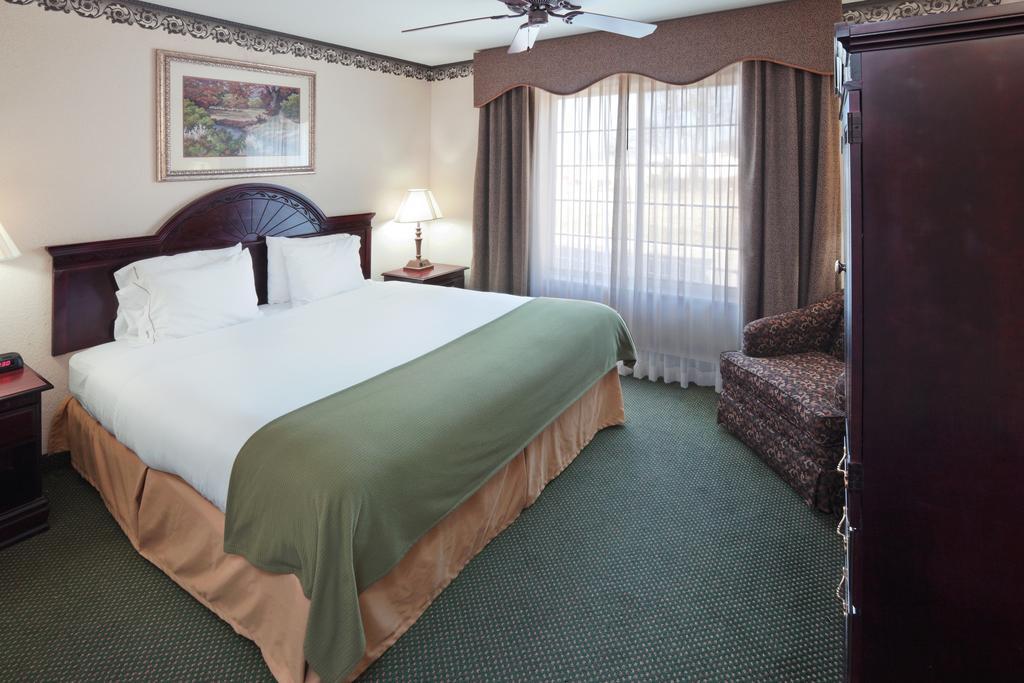Holiday Inn Express Hotel & Suites Gainesville By Ihg Eksteriør bilde